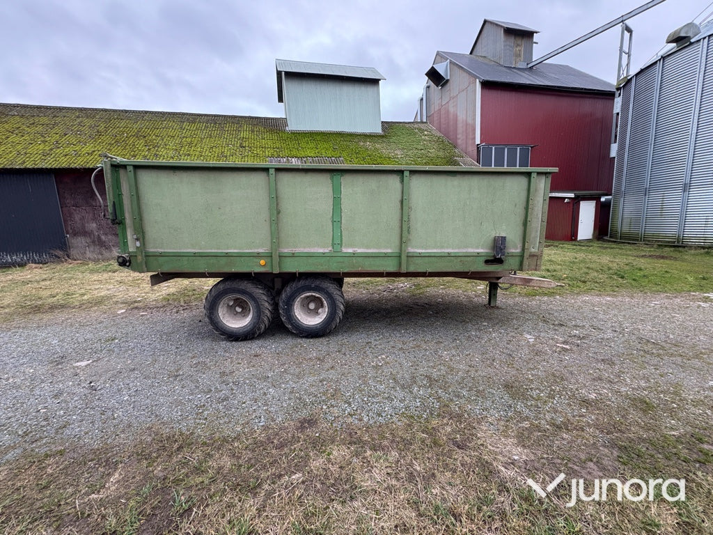 Potatiskärra – eldriven bottenmatta, hydraulisk baklucka - Reboque basculante agrícola: foto 4 Potatiskärra – eldriven bottenmatta, hydraulisk baklucka - Reboque basculante agrícola: foto 4