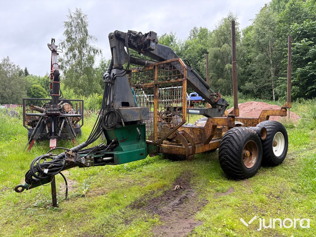 Skogsvagn med kran - Reboque florestal: foto 1 Skogsvagn med kran - Reboque florestal: foto 1