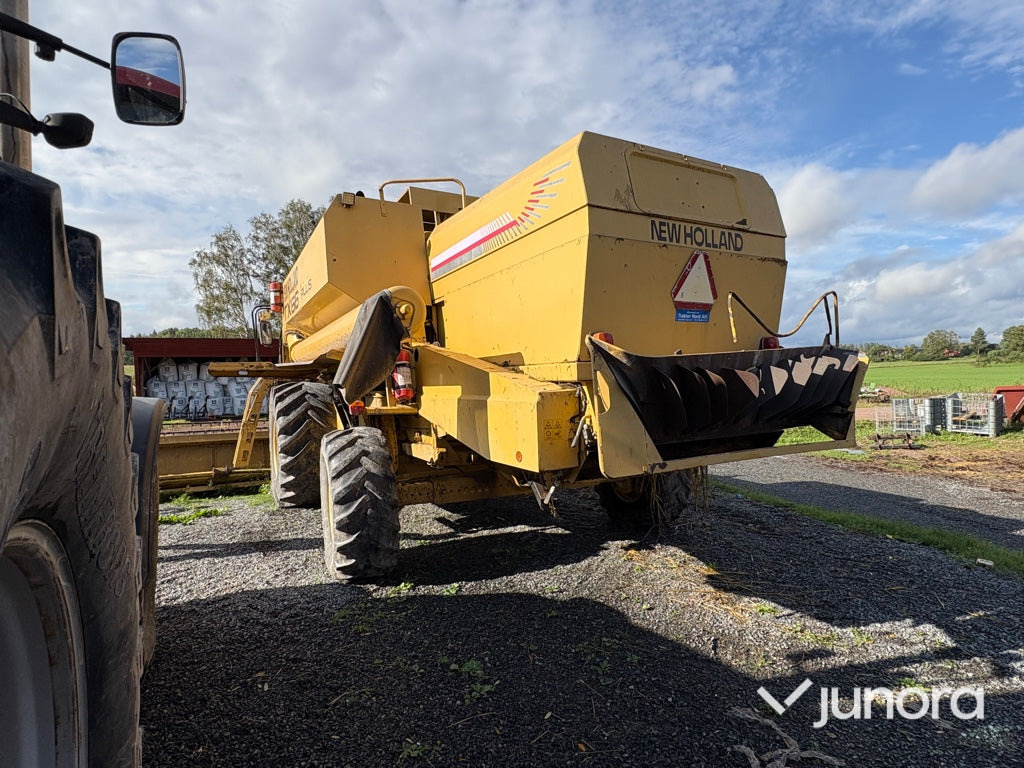 Skördetröska - New Holland TX66 Plus - Ceifeira debulhadora: foto 4 Skördetröska - New Holland TX66 Plus - Ceifeira debulhadora: foto 4