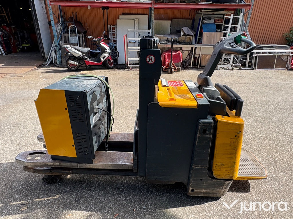 Truck ståstaplare - Stacker: foto 2 Truck ståstaplare - Stacker: foto 2