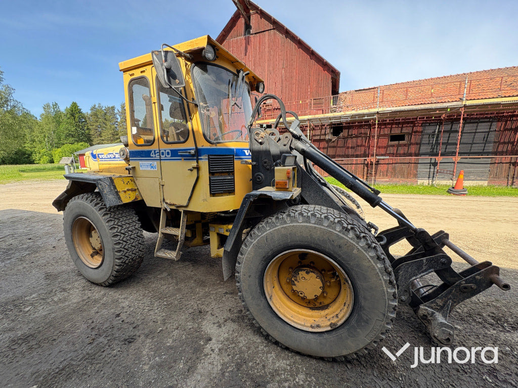 Volvo BM 4200 - Pá carregadora de rodas: foto 1 Volvo BM 4200 - Pá carregadora de rodas: foto 1