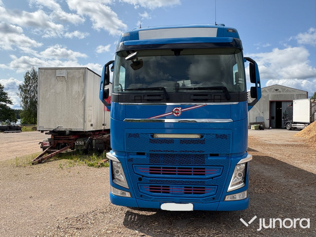 Volvo lastbil med släp - Camião furgão: foto 2 Volvo lastbil med släp - Camião furgão: foto 2