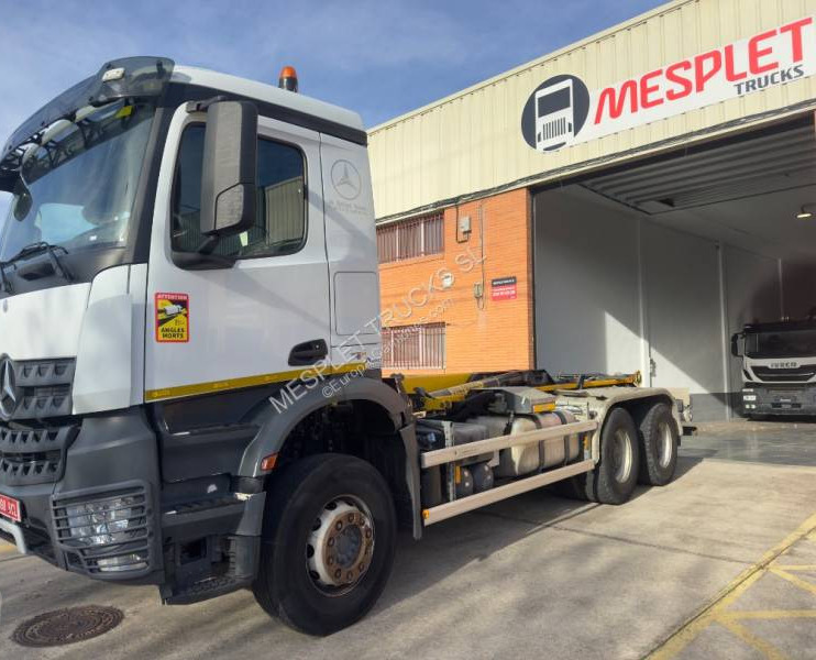 Mercedes Arocs 2645 K - Camião polibenne: foto 1 Mercedes Arocs 2645 K - Camião polibenne: foto 1