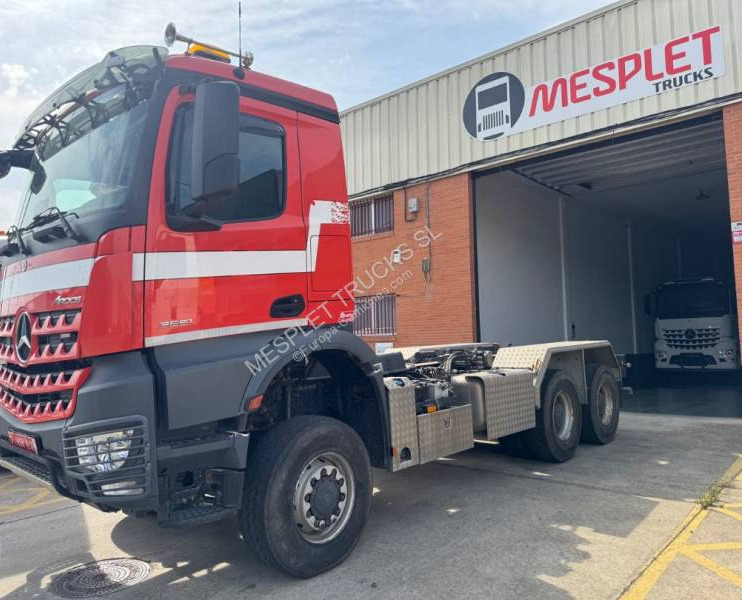Mercedes Arocs 3551 - Camião basculante: foto 1 Mercedes Arocs 3551 - Camião basculante: foto 1