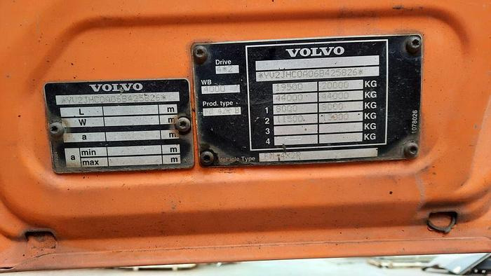 Varredora urbana VOLVO M9 4x2R + Johnston Beam VX800 Road Cleaner: foto 14 Varredora urbana VOLVO M9 4x2R + Johnston Beam VX800 Road Cleaner: foto 14