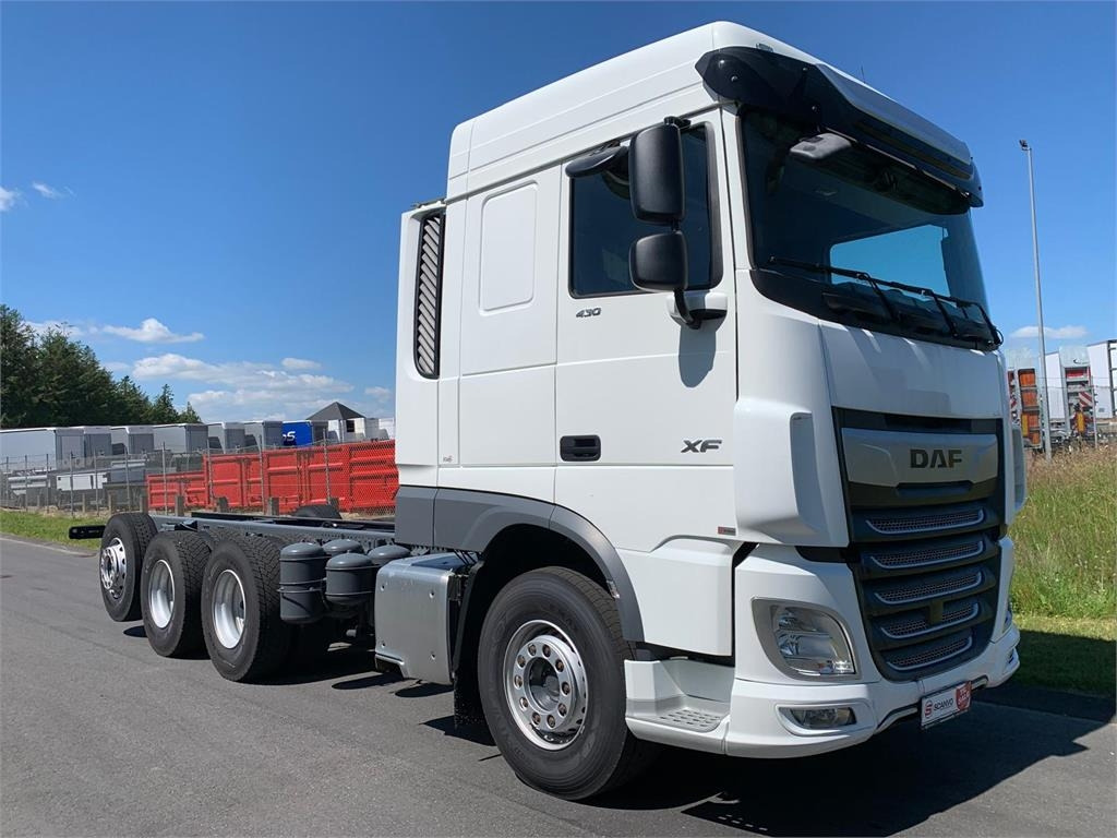 DAF XF 430 FAW 8x4*4 Tridem - Camião multibenne: foto 1 DAF XF 430 FAW 8x4*4 Tridem - Camião multibenne: foto 1