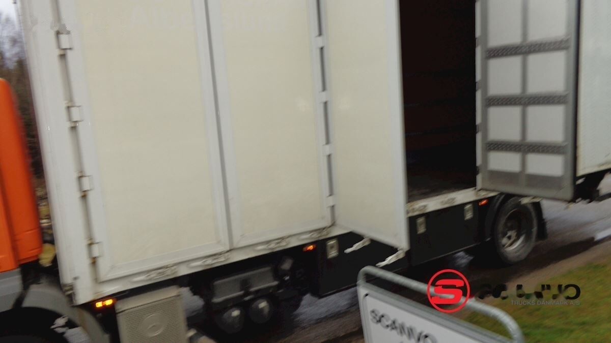 Carroçaria para furgões Diverse 8,6 mtr alu kasse med sideåbning til lift: foto 1