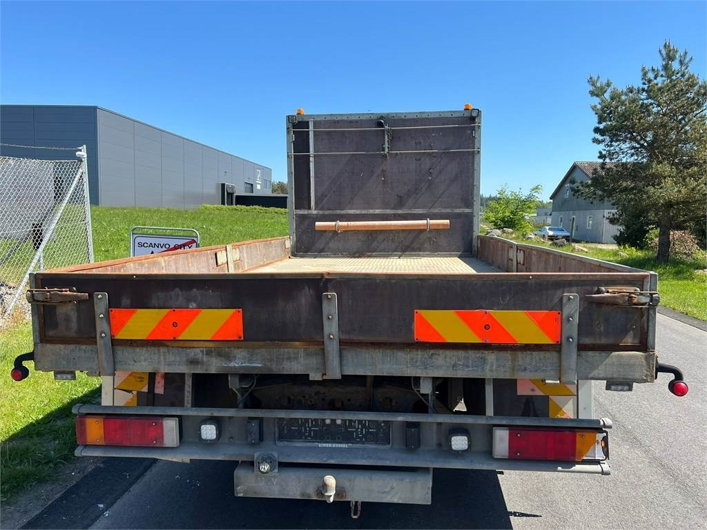 Iveco Eurocargo 120E24 FP - Camião de caixa aberta/ Plataforma: foto 4 Iveco Eurocargo 120E24 FP - Camião de caixa aberta/ Plataforma: foto 4