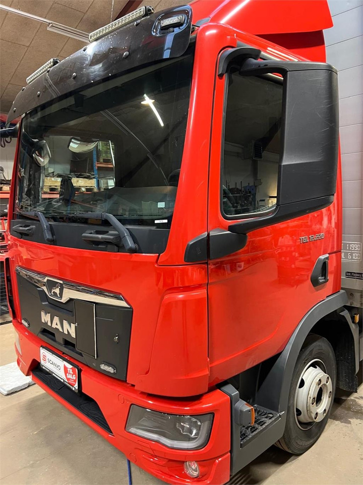 MAN TGL 12-220 BL - Camião de lona: foto 1 MAN TGL 12-220 BL - Camião de lona: foto 1