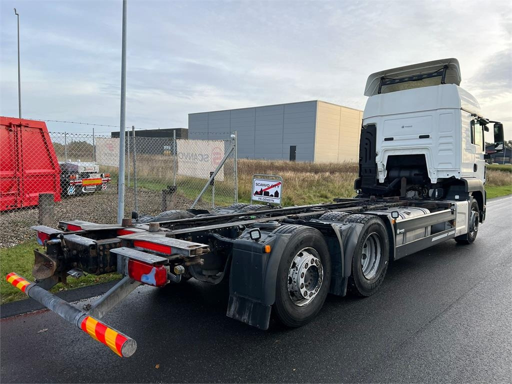 MAN TGS 26-440 6x2-4 LL - Camião transportador de contêineres/ Caixa móvel: foto 4 MAN TGS 26-440 6x2-4 LL - Camião transportador de contêineres/ Caixa móvel: foto 4