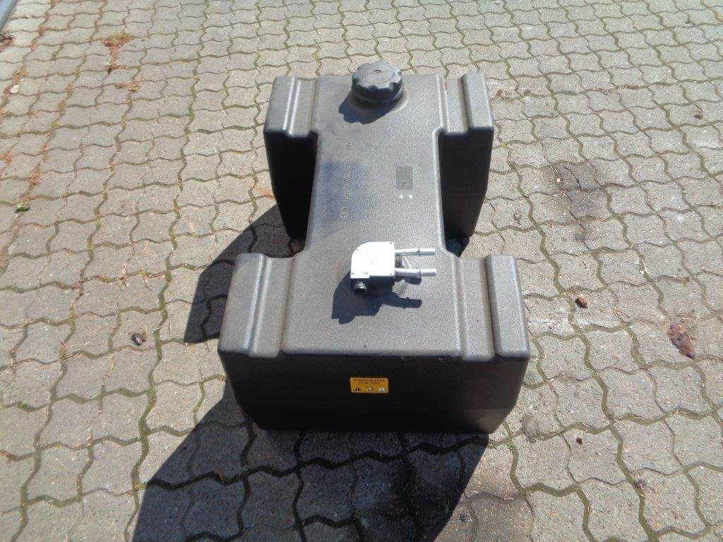 Mercedes-Benz 100 L plast (H formet) Dieseltank - Tanque de combustível por Veículo comercial: foto 3 Mercedes-Benz 100 L plast (H formet) Dieseltank - Tanque de combustível por Veículo comercial: foto 3