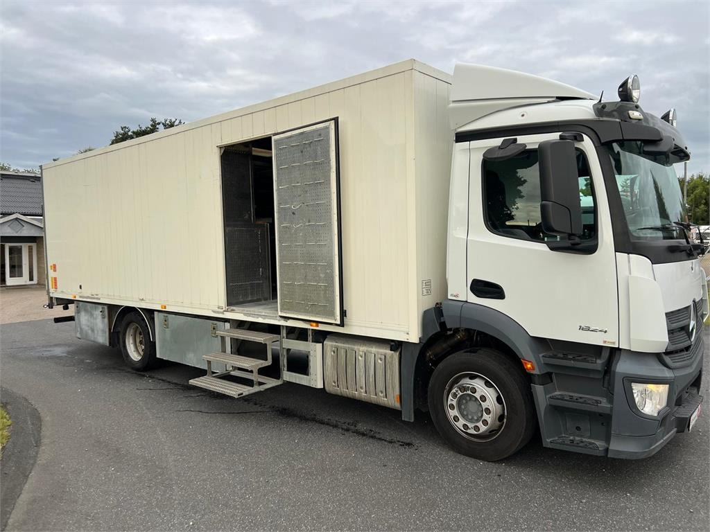 Mercedes-Benz Antos 1824 LnR - Camião furgão: foto 1 Mercedes-Benz Antos 1824 LnR - Camião furgão: foto 1