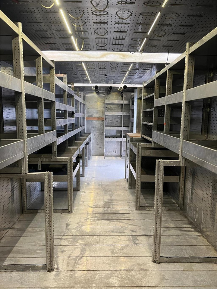 Mercedes-Benz Antos 1824 LnR - Camião furgão: foto 2 Mercedes-Benz Antos 1824 LnR - Camião furgão: foto 2