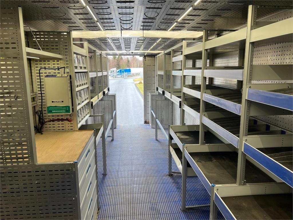 Mercedes-Benz Antos 1824 LnR - Camião furgão: foto 4 Mercedes-Benz Antos 1824 LnR - Camião furgão: foto 4