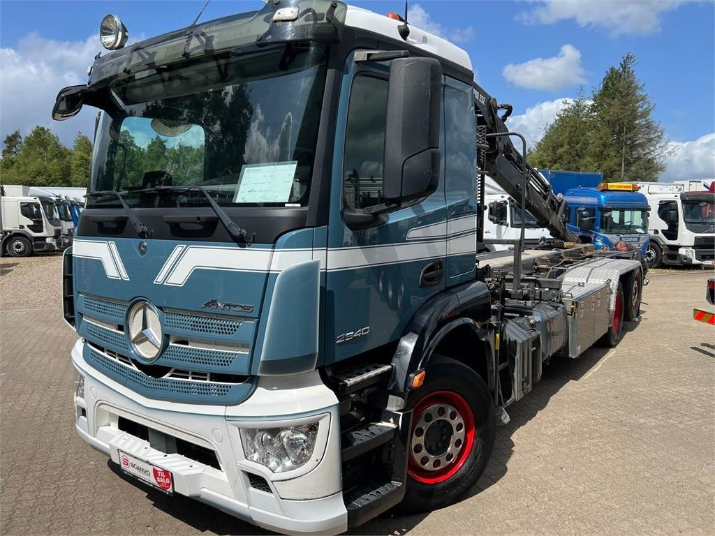Mercedes-Benz Antos 2540 L - Hiab 232E5 kran - Camião multibenne: foto 2 Mercedes-Benz Antos 2540 L - Hiab 232E5 kran - Camião multibenne: foto 2