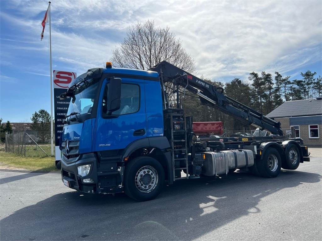 Mercedes-Benz Antos 2546 - Hiab 192 E kran - Camião multibenne: foto 1 Mercedes-Benz Antos 2546 - Hiab 192 E kran - Camião multibenne: foto 1