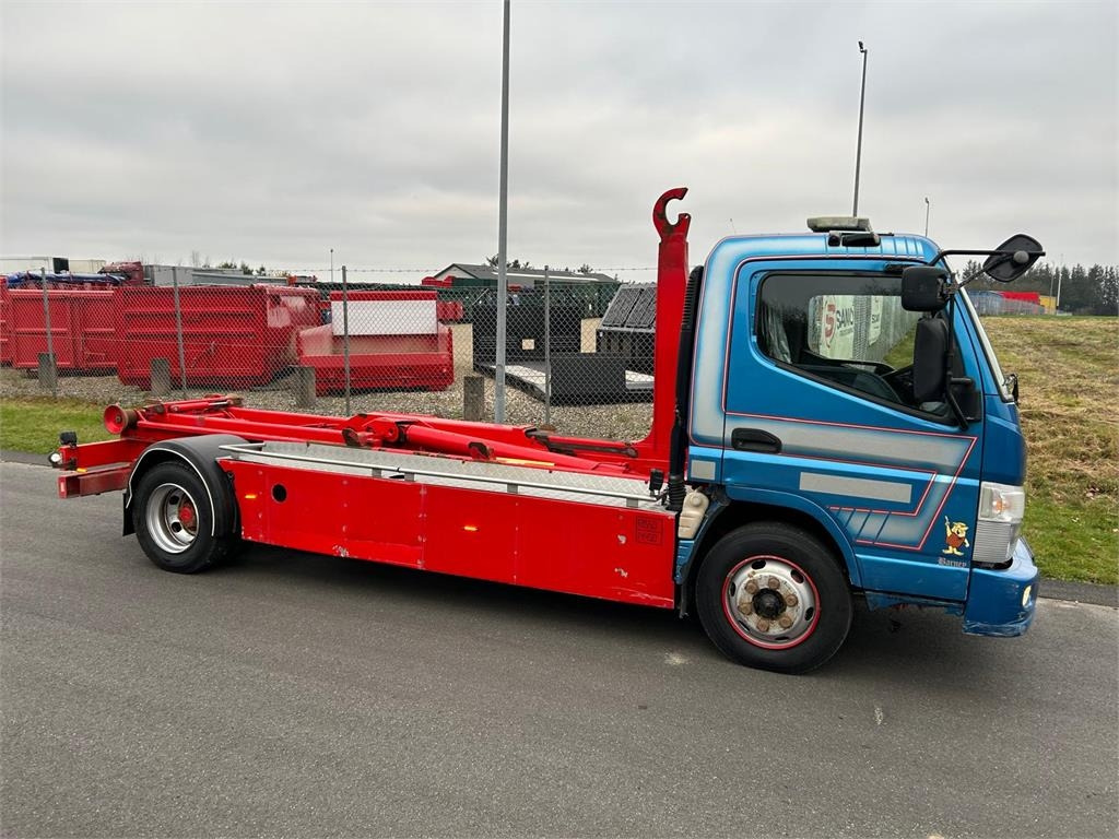 Mitsubishi Fuso CANTER 9C150 - Camião polibenne: foto 1 Mitsubishi Fuso CANTER 9C150 - Camião polibenne: foto 1