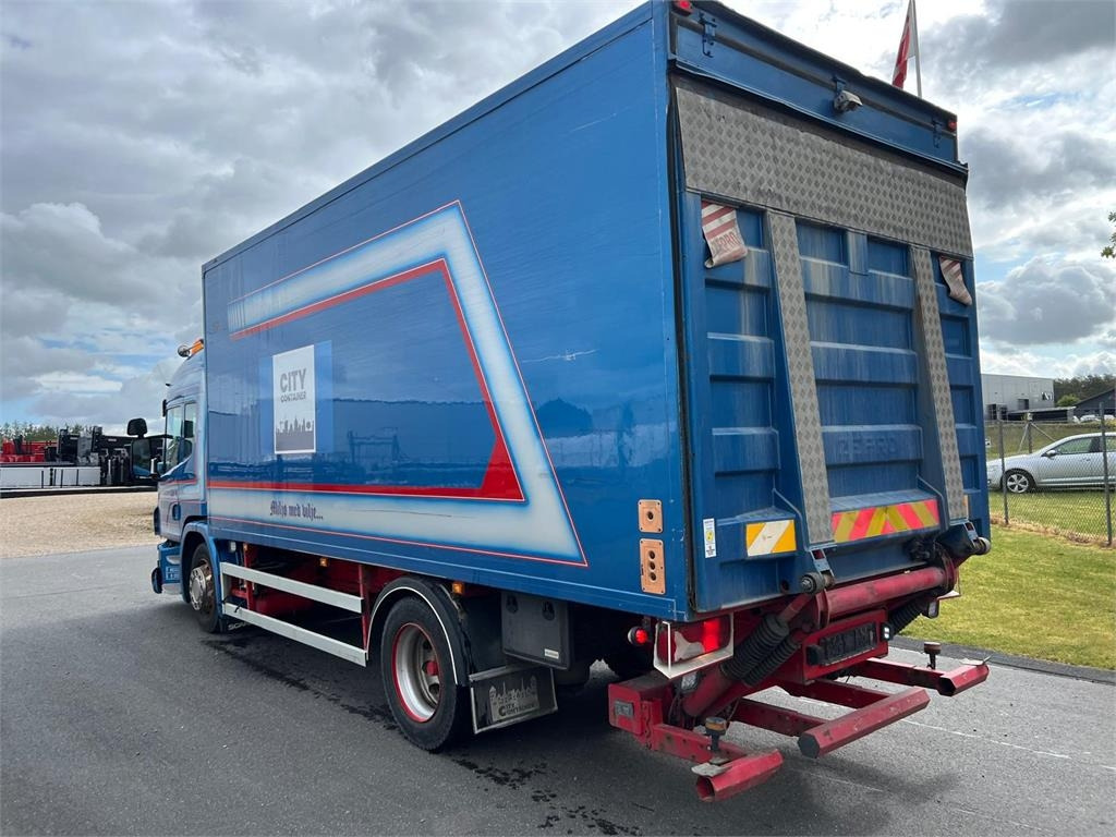 Scania P320 DB 4x2 MLB - low entry - Camião furgão: foto 5 Scania P320 DB 4x2 MLB - low entry - Camião furgão: foto 5