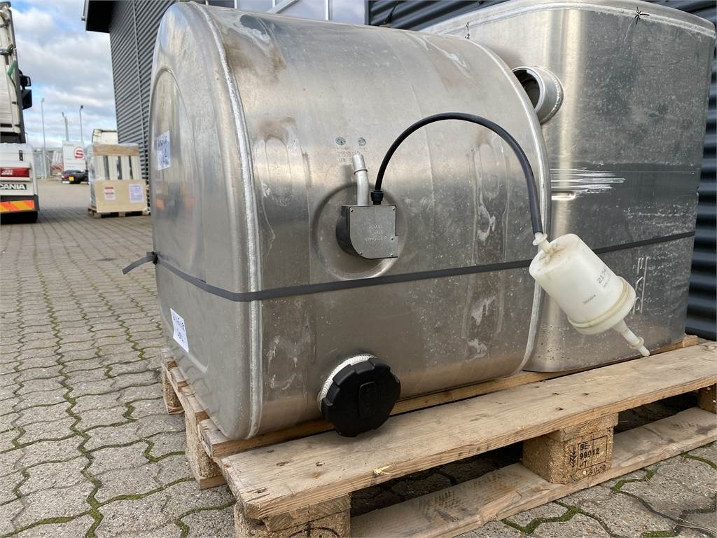 Volvo 200 ltr Dieseltank - Tanque de combustível por Camião: foto 3 Volvo 200 ltr Dieseltank - Tanque de combustível por Camião: foto 3