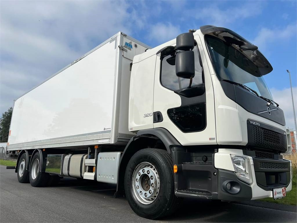 Volvo FE320 6x2*4 - Camião furgão: foto 2 Volvo FE320 6x2*4 - Camião furgão: foto 2