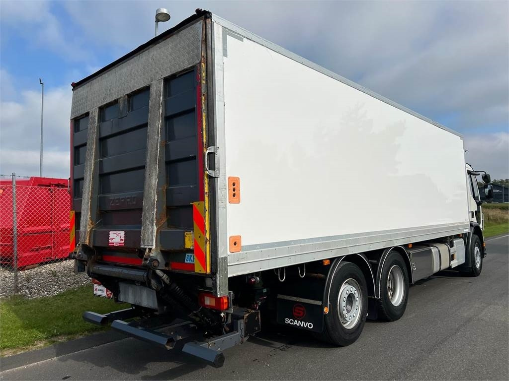 Volvo FE320 6x2*4 - Camião furgão: foto 4 Volvo FE320 6x2*4 - Camião furgão: foto 4