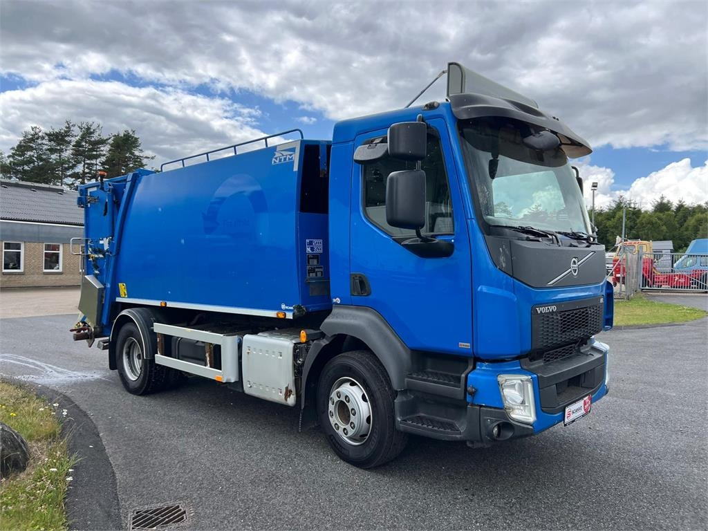 Volvo FL 240 (12 ton) NTM 9,7m3 - Caminhão de lixo: foto 2 Volvo FL 240 (12 ton) NTM 9,7m3 - Caminhão de lixo: foto 2