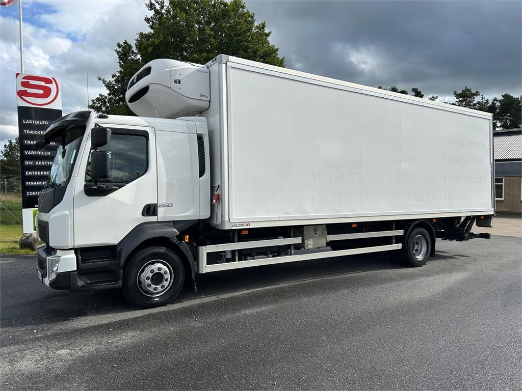 Volvo FL 250 16 ton - Camião frigorífico: foto 1 Volvo FL 250 16 ton - Camião frigorífico: foto 1