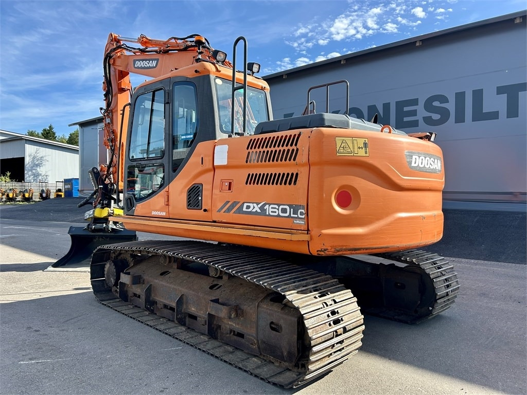 Doosan DX160LC-3 KALLISTAJA+PYÖRITTÄJÄ - Escavadora de rastos: foto 2 Doosan DX160LC-3 KALLISTAJA+PYÖRITTÄJÄ - Escavadora de rastos: foto 2