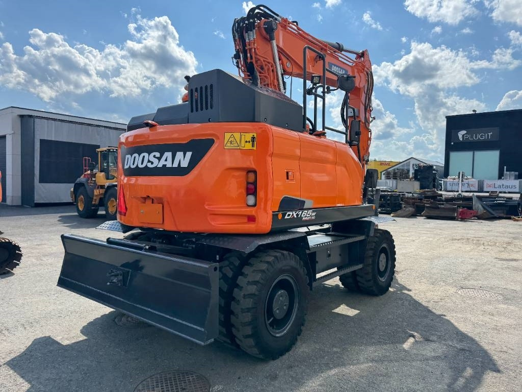 Doosan DX165W-5 PYÖRITTÄJÄLLÄ - Escavadeira de rodas: foto 5 Doosan DX165W-5 PYÖRITTÄJÄLLÄ - Escavadeira de rodas: foto 5