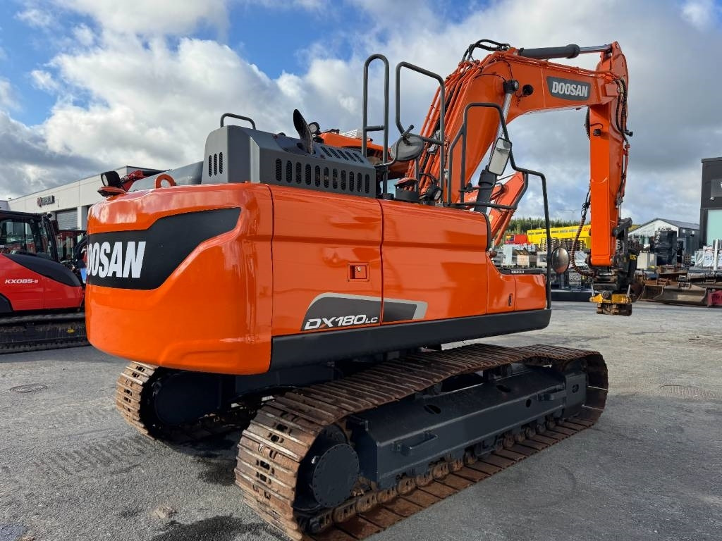 Doosan DX180LC-5 PYÖRITTÄJÄLLÄ - Escavadora de rastos: foto 5 Doosan DX180LC-5 PYÖRITTÄJÄLLÄ - Escavadora de rastos: foto 5