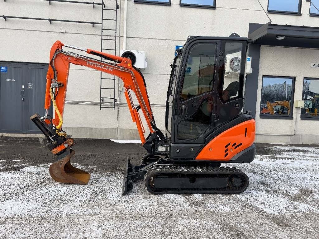 Hitachi MYYTY! SOLD! ZX 18-3 CLR Kallistaja ja pyöritys - Mini escavadeira: foto 1 Hitachi MYYTY! SOLD! ZX 18-3 CLR Kallistaja ja pyöritys - Mini escavadeira: foto 1