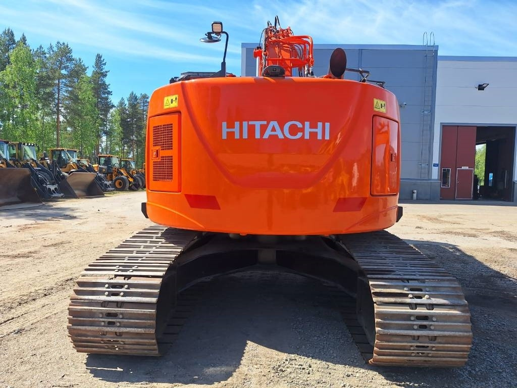 Hitachi MYYTY! SOLD! ZX225USLC-5 PYÖRITTÄJÄ+PIHDIT - Escavadora de rastos: foto 3 Hitachi MYYTY! SOLD! ZX225USLC-5 PYÖRITTÄJÄ+PIHDIT - Escavadora de rastos: foto 3