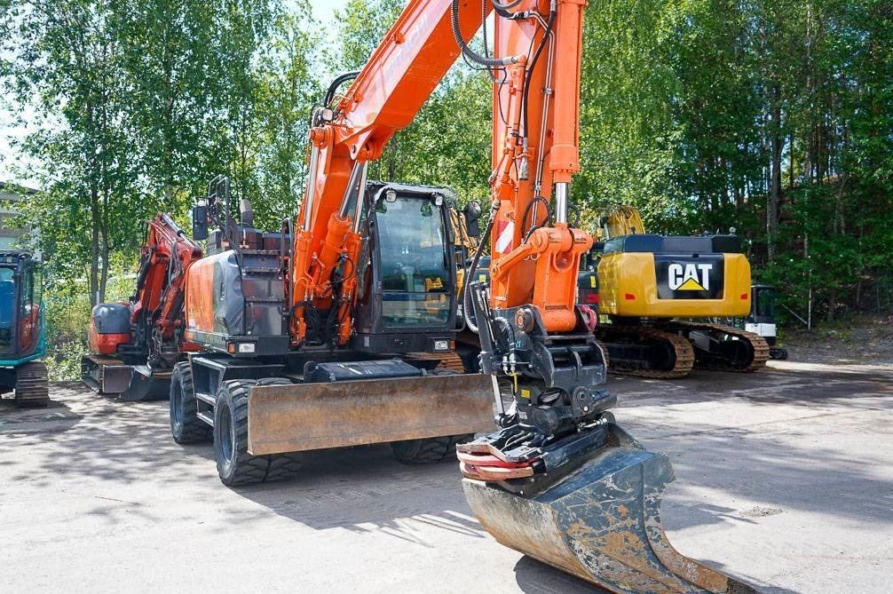 Hitachi ZX 140 W-6 - Escavadeira de rodas: foto 5 Hitachi ZX 140 W-6 - Escavadeira de rodas: foto 5