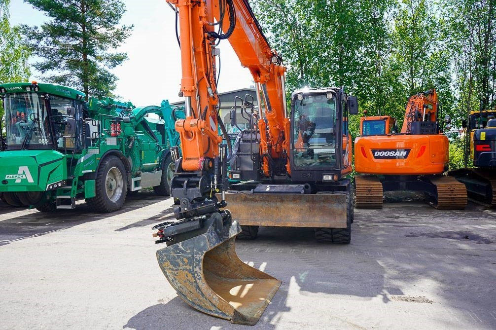Hitachi ZX 140 W-6 - Escavadeira de rodas: foto 4 Hitachi ZX 140 W-6 - Escavadeira de rodas: foto 4