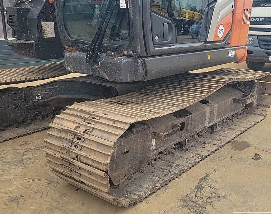 Hitachi ZX135US-7 - Escavadora de rastos: foto 5 Hitachi ZX135US-7 - Escavadora de rastos: foto 5