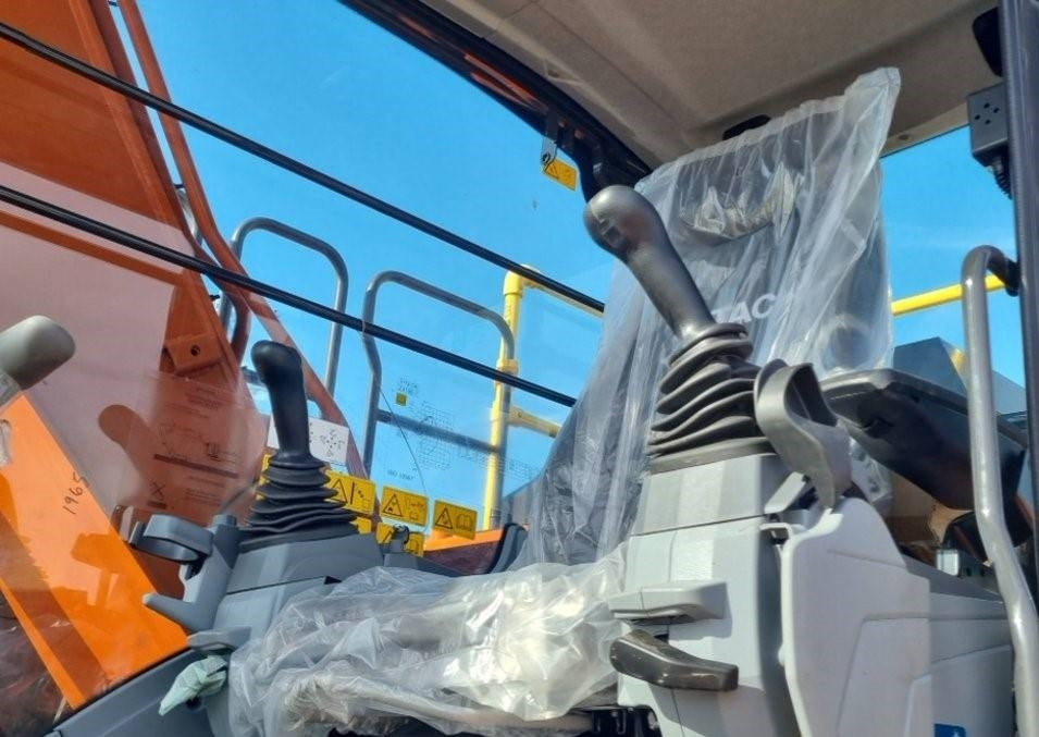 Hitachi ZX160LC-7 KUIN UUSI - Escavadora de rastos: foto 4 Hitachi ZX160LC-7 KUIN UUSI - Escavadora de rastos: foto 4