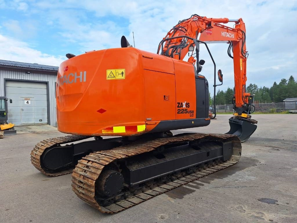 Hitachi ZX225USLC-5 PYÖRITTÄJÄLLÄ - Escavadora de rastos: foto 4 Hitachi ZX225USLC-5 PYÖRITTÄJÄLLÄ - Escavadora de rastos: foto 4