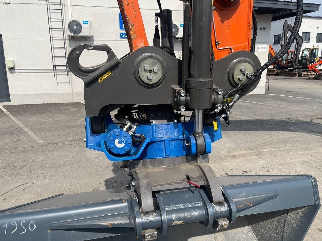 Escavadora de rastos Hitachi ZX225USLC-6 PYÖRITTÄJÄLLÄ: foto 9