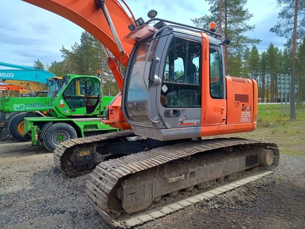 Hitachi ZX225USR KALLISTAJALLA - Escavadora de rastos: foto 2 Hitachi ZX225USR KALLISTAJALLA - Escavadora de rastos: foto 2