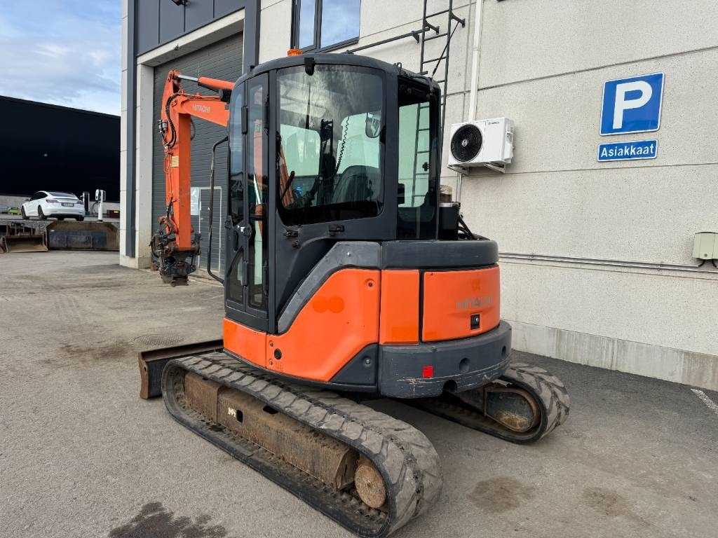 Hitachi ZX50U-2 PYÖRITTÄJÄLLÄ - Mini escavadeira: foto 3 Hitachi ZX50U-2 PYÖRITTÄJÄLLÄ - Mini escavadeira: foto 3