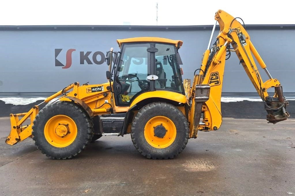 JCB 4CN YHDISTELMÄKONE KALLISTAJALLA - Retroescavadeira: foto 1 JCB 4CN YHDISTELMÄKONE KALLISTAJALLA - Retroescavadeira: foto 1
