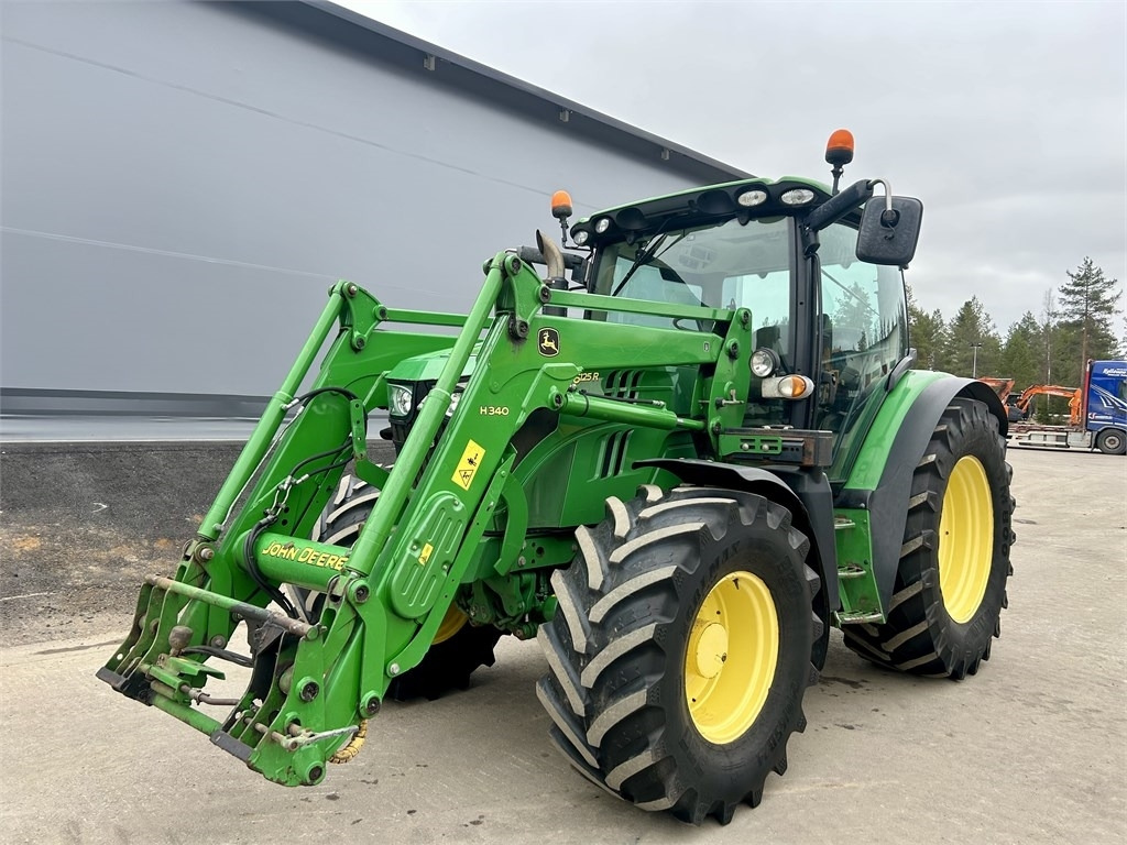 John Deere 6125 R AUTOPOWER ETUKUORMAAJALLA - Trator: foto 2 John Deere 6125 R AUTOPOWER ETUKUORMAAJALLA - Trator: foto 2
