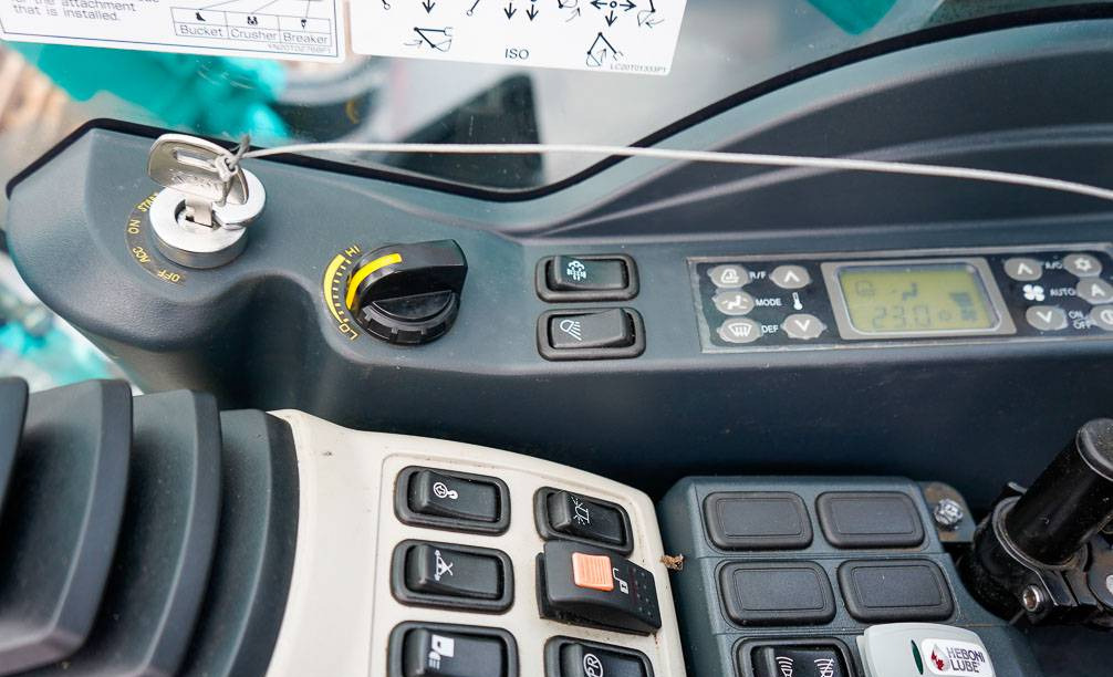 Escavadora de rastos Kobelco SK350LC-10E: foto 23