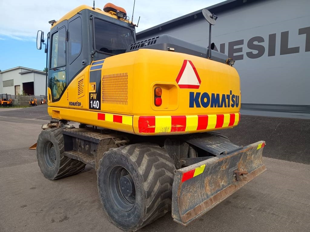 Komatsu MYYTY! SOLD! PW140-7 PYÖRITTÄJÄLLÄ - Escavadeira de rodas: foto 3 Komatsu MYYTY! SOLD! PW140-7 PYÖRITTÄJÄLLÄ - Escavadeira de rodas: foto 3