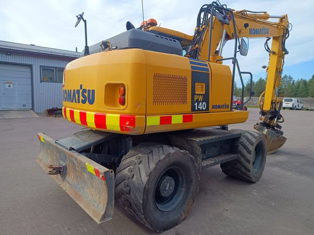 Komatsu MYYTY! SOLD! PW140-7 PYÖRITTÄJÄLLÄ - Escavadeira de rodas: foto 5 Komatsu MYYTY! SOLD! PW140-7 PYÖRITTÄJÄLLÄ - Escavadeira de rodas: foto 5