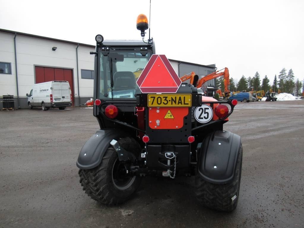 Kubota KTH4815-2 KUROTTAJA UUTUUS!  - Empilhador telescópico: foto 4 Kubota KTH4815-2 KUROTTAJA UUTUUS!  - Empilhador telescópico: foto 4