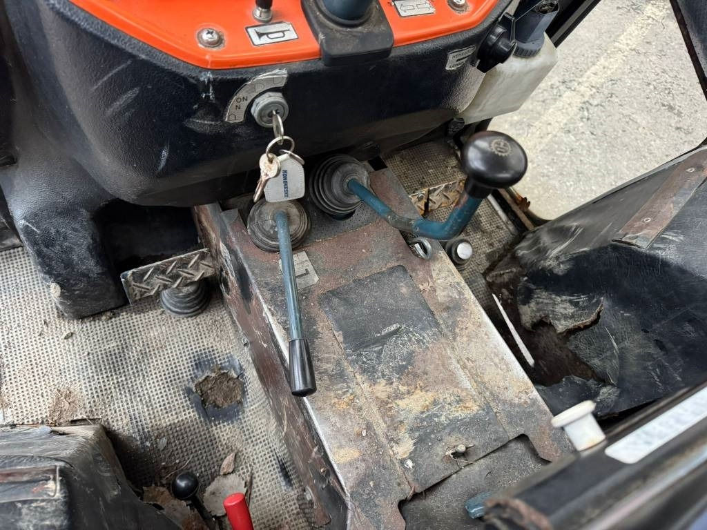 Leasing de Kubota L245 DT ETUKUORMAAJALLA  Kubota L245 DT ETUKUORMAAJALLA: foto 10