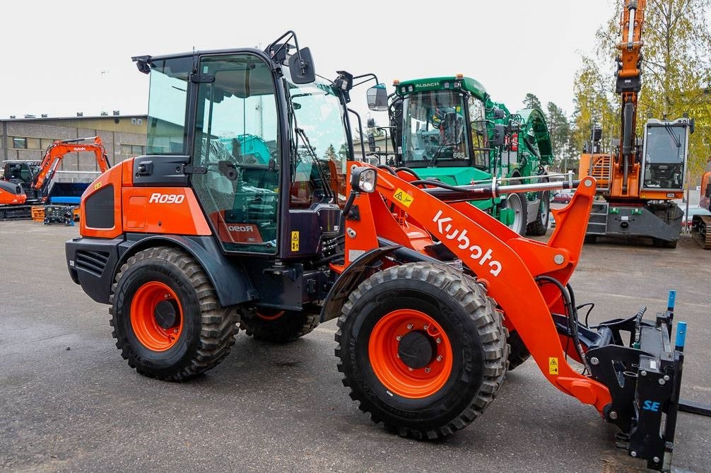 Kubota R090 VARUSTELTU - Pá carregadora de rodas: foto 5 Kubota R090 VARUSTELTU - Pá carregadora de rodas: foto 5