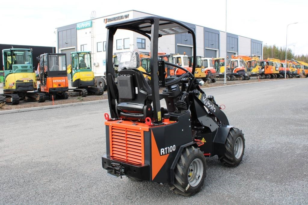 Kubota RT100-2 UUSI - Carregadora articulada: foto 4 Kubota RT100-2 UUSI - Carregadora articulada: foto 4