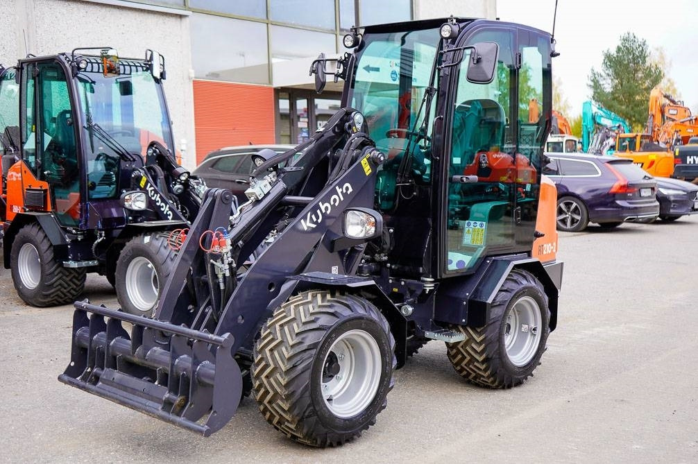 Kubota RT210-2 UUSI - Carregadora articulada: foto 2 Kubota RT210-2 UUSI - Carregadora articulada: foto 2